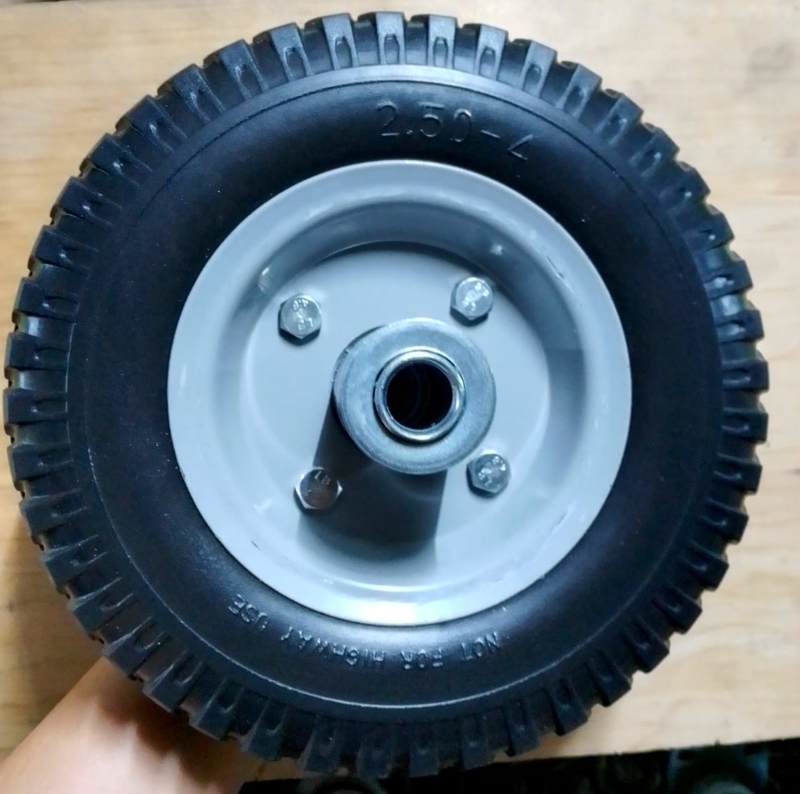 RSN803TC - LLANTA IMPONCHABLE TUBO CENTRADO 8X2.50 RSN803TC